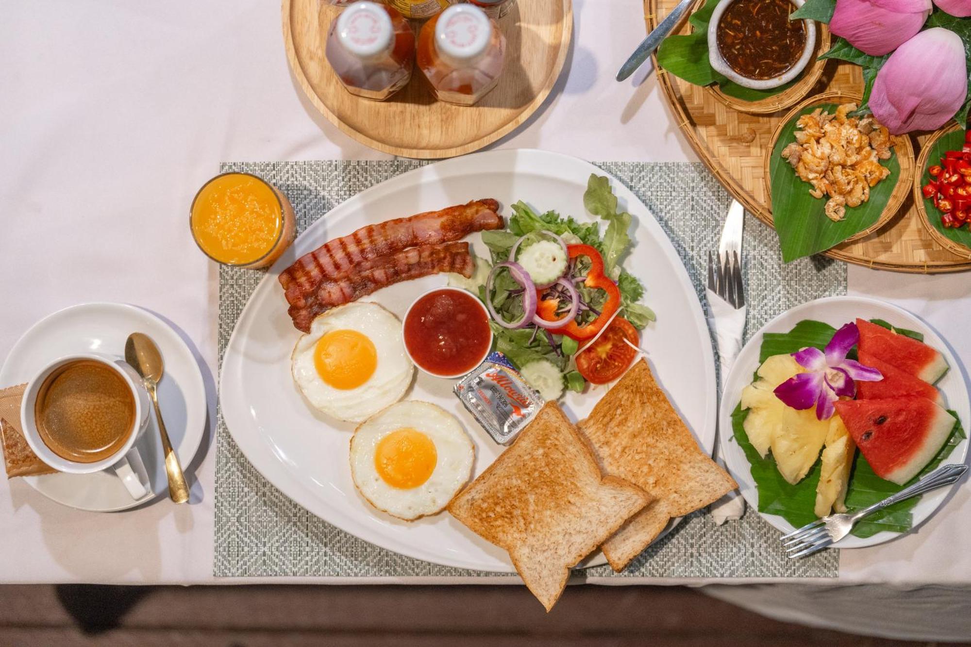 Coco Paradiso Phuket Bagian luar foto